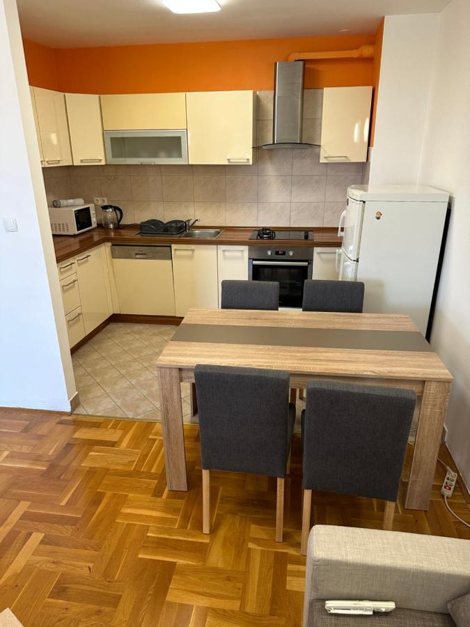 Apartamento Apartman Aurora Kaštel Novi Exterior foto