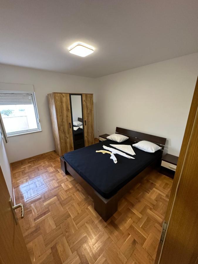 Apartamento Apartman Aurora Kaštel Novi Exterior foto
